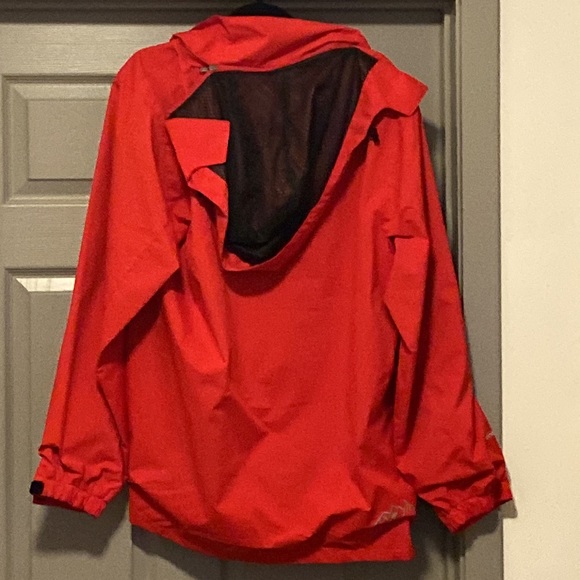 Lightweight jacket w hood - Picture 2 of 4